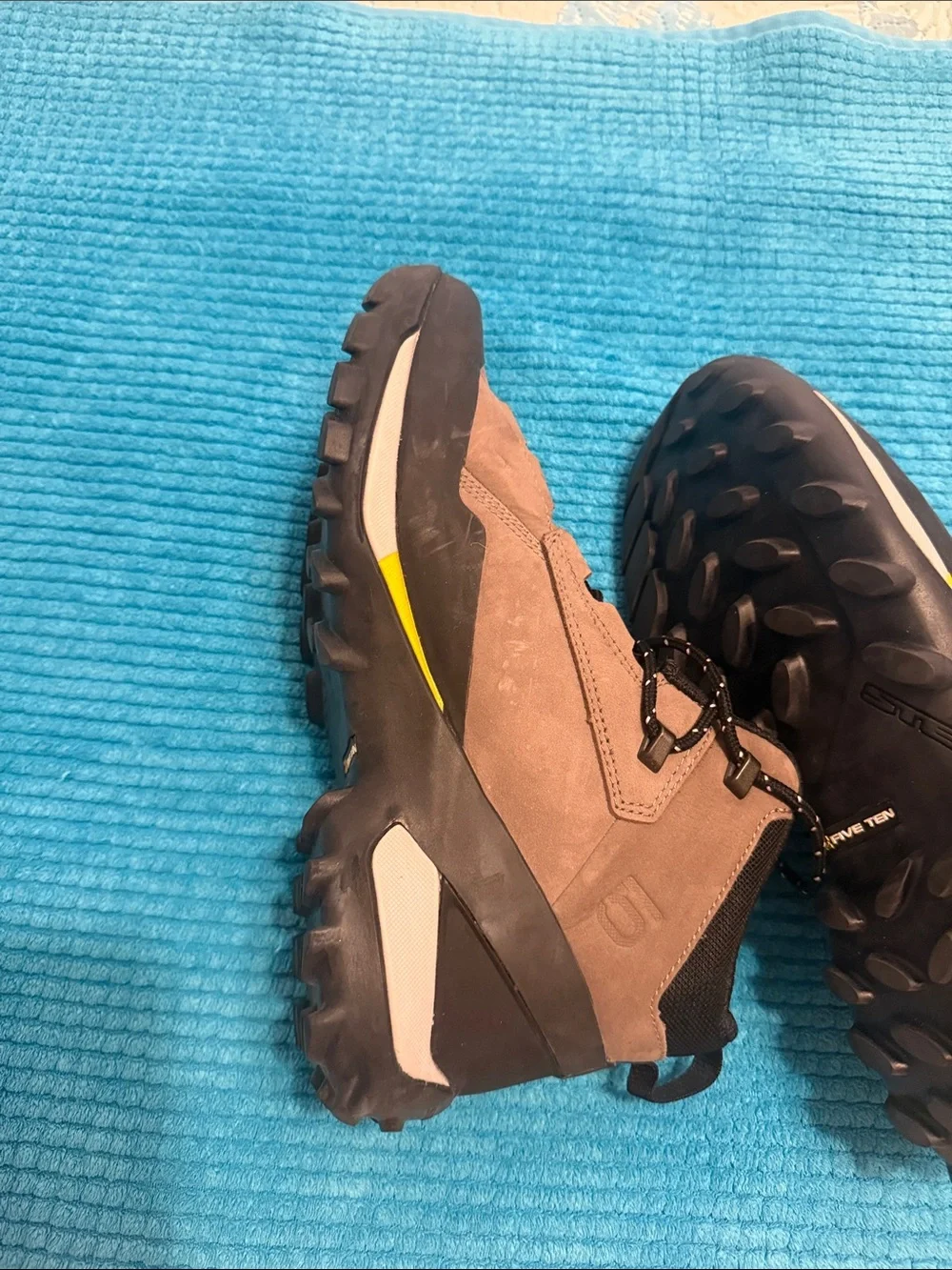Men's Size 10 5.10 Five Ten Brown/Yellow Camp Four Mid Trail Hiking Shoes NEW
